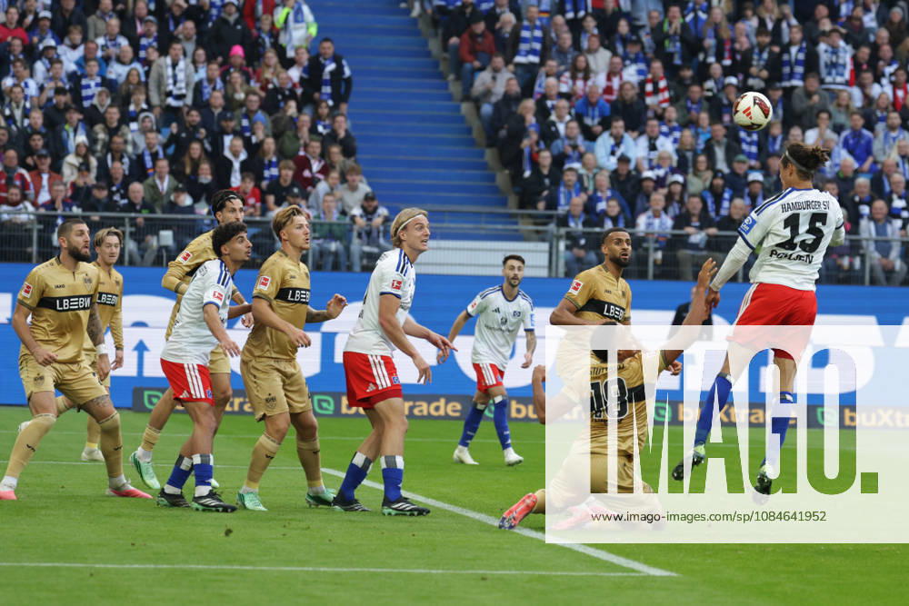 2026.10.17 Fussball 1. Bundesliga Hamburger Sportverein - VfB Stuttgart v.l. Yussuf Poulsen (Hamburger SV, 15) koepft den Ball (DFL DFB regulations prohibit any use of photographs as image sequences and or quasi-video.