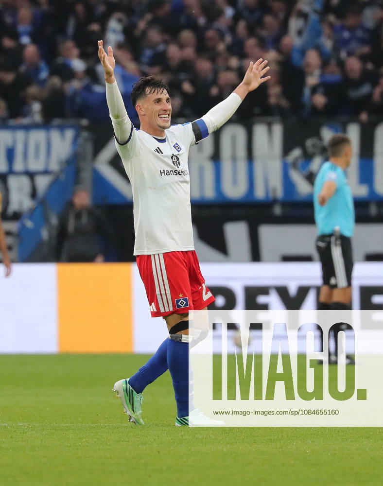Nicolas Capaldo (Hamburger SV) jubelt Fussball, Herren, Saison 2026 2027,1.Liga, Volksparkstadion, Hamburger SV gegen VfB Stuttgart, 1-0 DFL REGULATIONS PROHIBIT ANY USE OF PHOTOGRAPHS AS IMAGE SEQUENCES AND OR QUASI-VIDEO.