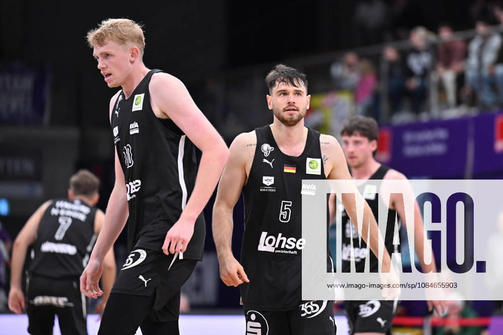 BG Göttingen - Nürnberg Falcons 17.10.2026, Göttingen: Basketball; 2. Bundesliga, ProA, BG Göttingen - Nürnberg Falcons, 5. Spieltag, Sparkassen-Arena. Tim Köpple (M, Nürnberg Falcons) geht über das Spielfeld. Göttingen Niedersachsen Deutschland