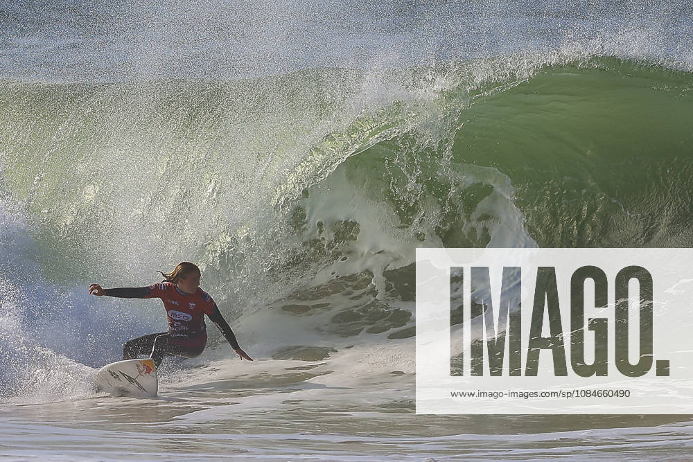 Meo Rip Curl Pro Portugal - Quarter Finals Caitlin Simmers of the United States competes during the Meo Rip Curl Pro Portugal at Praia dos Supertubos in Peniche, Portugal, on October 17, 2026.