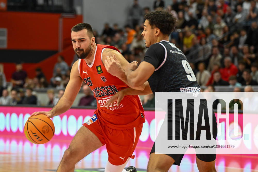 Viktor Kovacevic, Maxi Begue Barmer 2. Basketball Bundesliga, Pro A, 5. Spieltag, 46ers, Basketball Saison 2026 2027, BBL, Deutschland, Gießen 46ers RheinStars Köln, Gießen in rot, Herren, Männer, Köln in schwarz