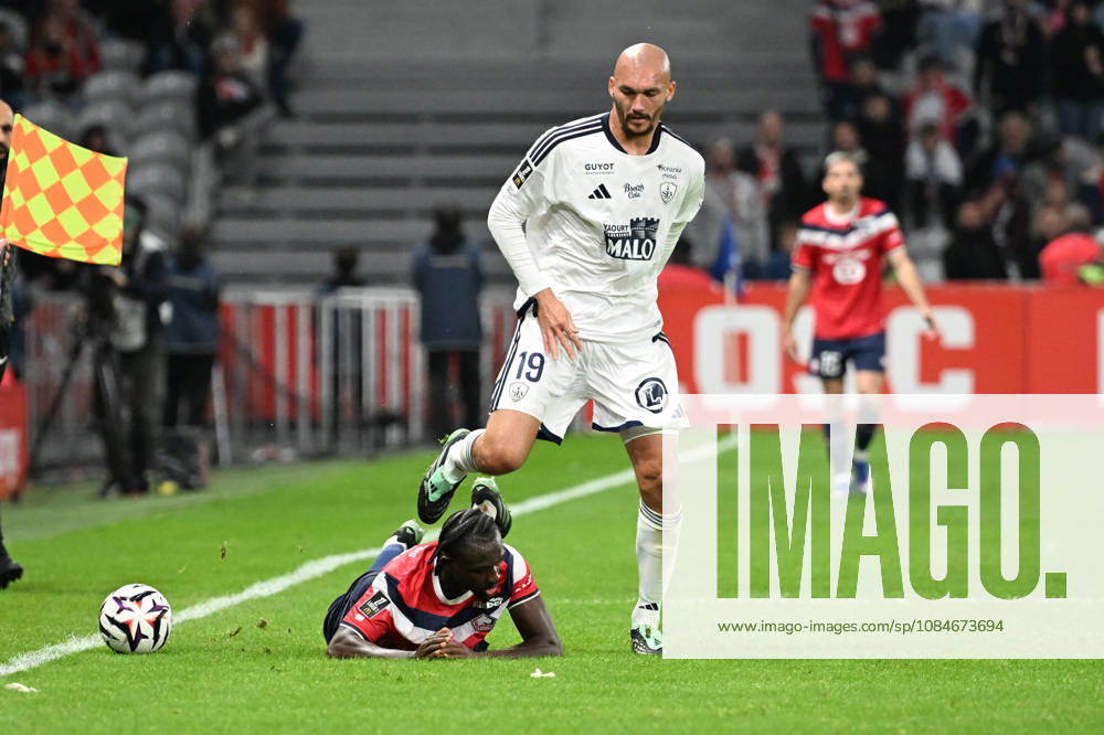 LOSC Lille v Stade Brestois 29 - Ligue 1 McDonald s 2026 2027 Kamory DOUMBIA of Lille and Ludovic AJORQUE of Stade Brestois during Ligue 1 McDonald s between Lille and Brest at Stade Pierre Mauroy on October 17, 2026 in Lille, France. Lille France