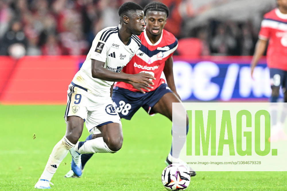 Lille OSC vs Brest Pathe Mboup (9) of Brest and Maxima Goffi (38) of Lille pictured during the French Mc Donalds Ligue 1 season 2026 - 2027 matchday 7 game between Lille OSC and Stade Brest on October 17 , 2026 in Lille, France. (Photo by Jill Delsaux Isosport) Lille France