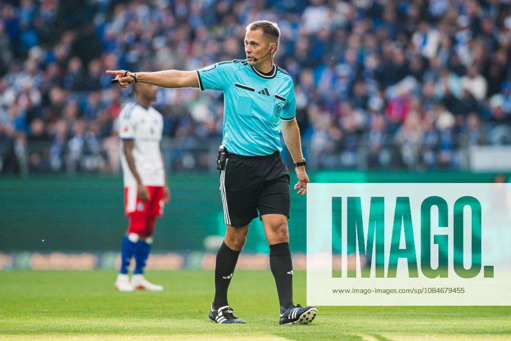 1. Bundesliga: Hamburger SV vs. VfB Stuttgart, 17.10.2026 Robert Hartmann (Schiedsrichter) ; Fußball, 1. Bundesliga, 6. Spieltag: Hamburger SV vs. VfB Stuttgart am 17.10.2026 im Volksparkstadion, Hamburg DFL REGULATIONS PROHIBIT ANY USE OF PHOTOGRAPHS AS IMAGE SEQUENCES AND OR QUASI-VIDEO.
