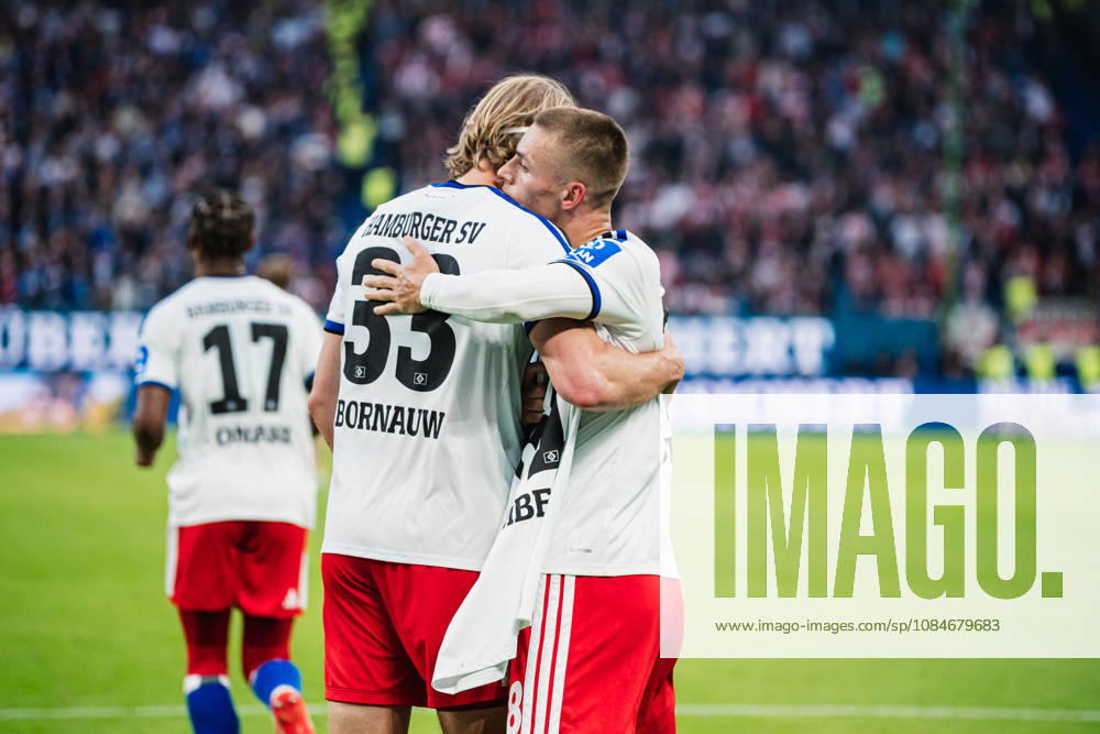 1. Bundesliga: Hamburger SV vs. VfB Stuttgart, 17.10.2026 TOR, JUBEL zum 1:0 durch Miro Muheim (Hamburger SV, 28), hier mit Sebastiaan Bornauw (Hamburger SV, 33) ; Fußball, 1. Bundesliga, 6. Spieltag: Hamburger SV vs. VfB Stuttgart am 17.10.2026 im Volksparkstadion, Hamburg DFL REGULATIONS PROHIBIT ANY USE OF PHOTOGRAPHS AS IMAGE SEQUENCES AND OR QUASI-VIDEO.
