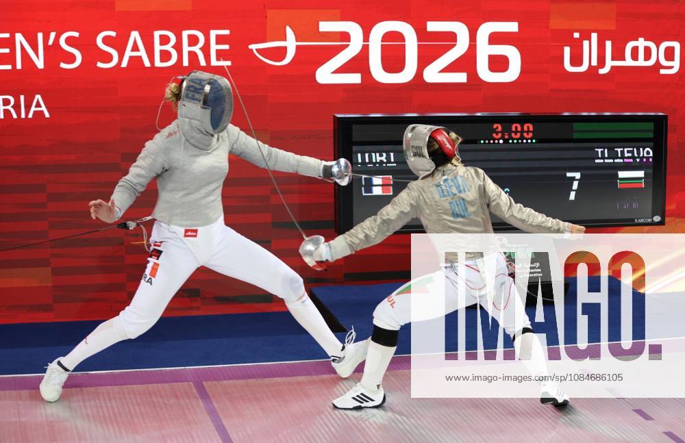 Coupe du Monde d escrime Oran 2026 la Francais Tori Toscane (gauche) affronte la bulgares Ilieva Yoana (droite), lors de la Finale individuelle du sabre fà minine, lors de la Coupe du monde d escrime 2026 a Oran, en Algerie, le 17 Octobre 2026 (Photo By Billel Bensalem APP Images) oran Algà rie