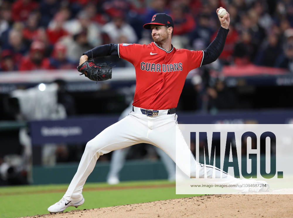 Cleveland Guardians pitcher Foster Griffin (22) throws in the second inning against the Tampa Bay Rays during game four of the MLB, Baseball Herren, USA American League Championship Series at Progressive Field in Cleveland, Ohio, on Saturday, October 17, 2026. CLE20261017707 AARONxJOSEFCZYK