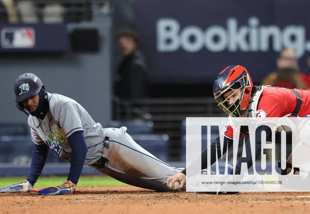Cleveland Guardians catcher Patrick Bailey (16) tags out Tampa Bay Rays Chandler Simpson (14) at home on a fielders choice in the sixth inning during game four of the MLB, Baseball Herren, USA American League Championship Series at Progressive Field in Cleveland, Ohio, on Saturday, October 17, 2026. CLE20261017722 AARONxJOSEFCZYK