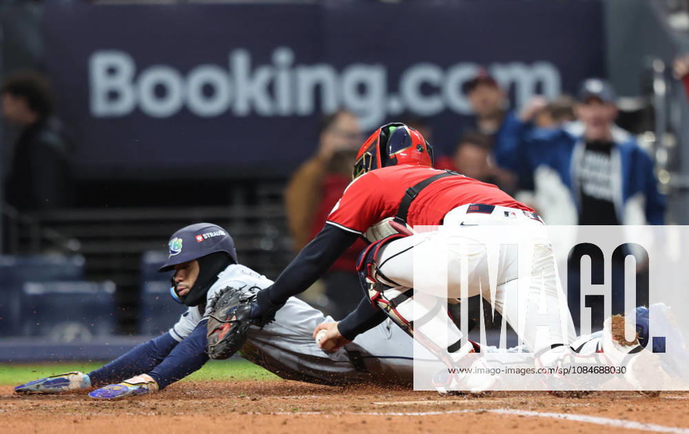 Cleveland Guardians catcher Patrick Bailey (16) tags out Tampa Bay Rays Chandler Simpson (14) at home on a fielders choice in the sixth inning during game four of the MLB, Baseball Herren, USA American League Championship Series at Progressive Field in Cleveland, Ohio, on Saturday, October 17, 2026. CLE20261017723 AARONxJOSEFCZYK