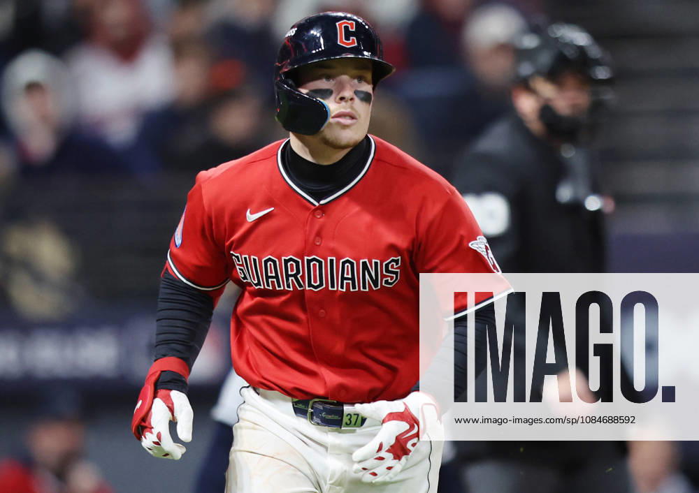 Cleveland Guardians Travis Bazzana (37) runs the bases after hitting a solo home run against the Tampa Bay Rays in the seventh inning during game four of the MLB, Baseball Herren, USA American League Championship Series at Progressive Field in Cleveland, Ohio, on Saturday, October 17, 2026. CLE20261017733 AARONxJOSEFCZYK