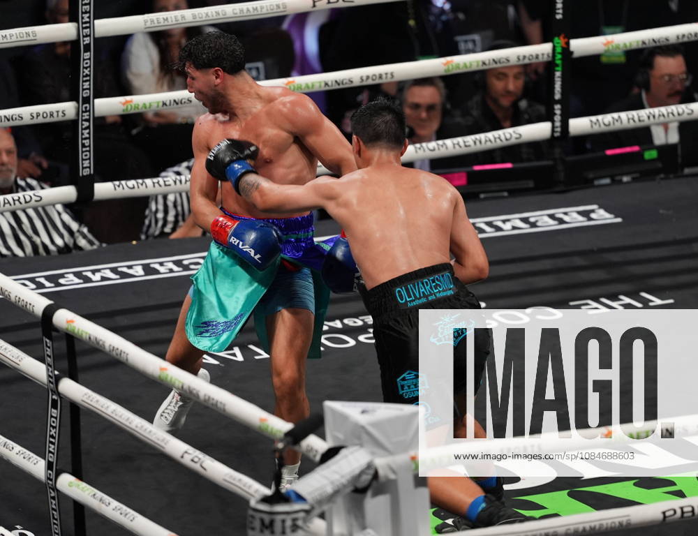 BOXING: Jaime Enrique Osuna vs Cristian Cangelosi in Las Vegas LAS VEGAS, NEVADA - OCTOBER 17: Jaime Enrique Osuna (in black short) and Cristian Cangelosi (in turquoise short) exchange punches during their middleweight fight on Saturday night at the Chelsea of The Cosmopolitan in Las Vegas, Nevada, United States on October 17, 2026. Tayfun Coskun Anadolu Nevada United States. Editorial use only. Please get in touch for any other usage.
