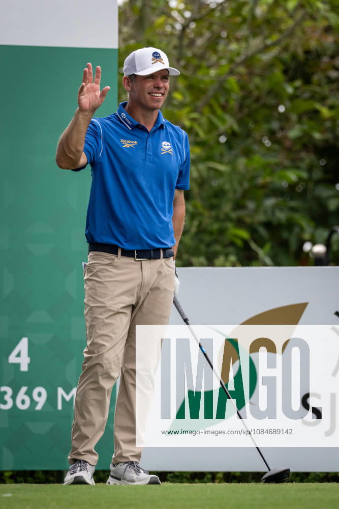 Paul CASEY from England, on the 1st Tee. Macau Open Golf 2026 Final Round. Macau China - ZUMAr144 20261018_zap_r144_006