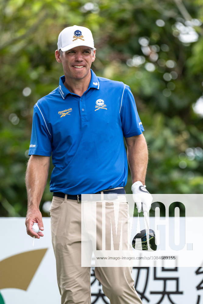 Paul CASEY from England, on the 1st Tee. Macau Open Golf 2026 Final Round. Macau China - ZUMAr144 20261018_zap_r144_008
