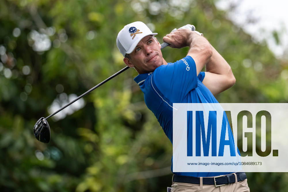 Paul CASEY from England, on the 1st Tee. Macau Open Golf 2026 Final Round. Macau China - ZUMAr144 20261018_zap_r144_012