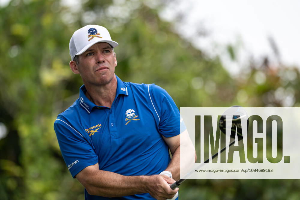 Paul CASEY from England, on the 1st Tee. Macau Open Golf 2026 Final Round. Macau China - ZUMAr144 20261018_zap_r144_013