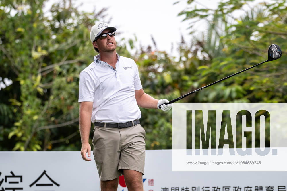 Andy OGLETREE from the USA on the 1st tee. Macau Open Golf 2026 Final Round. Macau Open Golf 2026 Final Round - ZUMAr144 20261018_zap_r144_024
