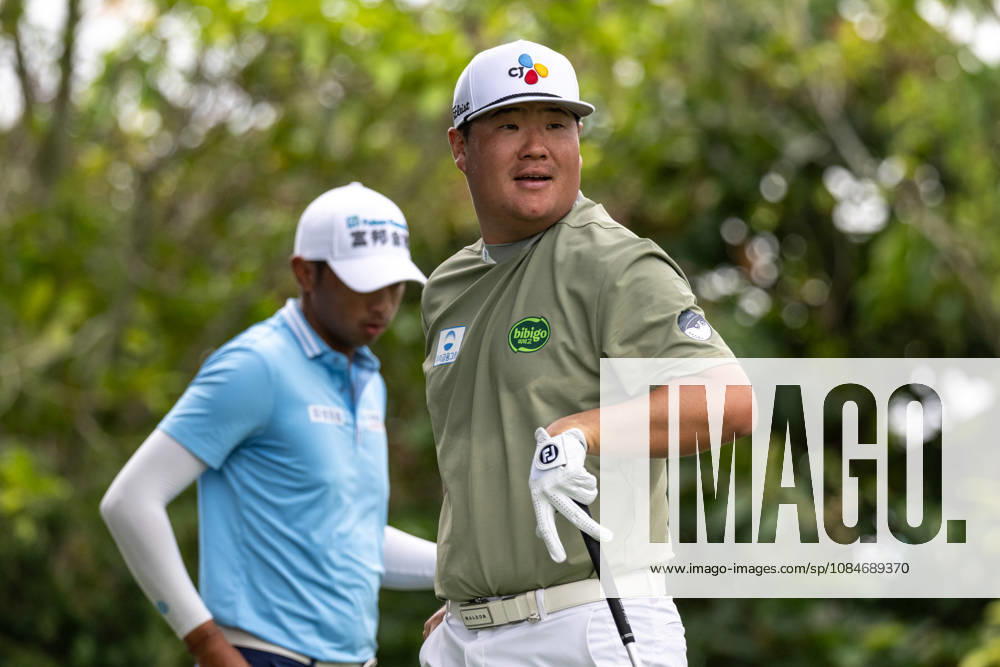 Sungjae IM from Korea on the first tee.Macau Open Golf 2026 Final Round. Macau China - ZUMAr144 20261018_zap_r144_032