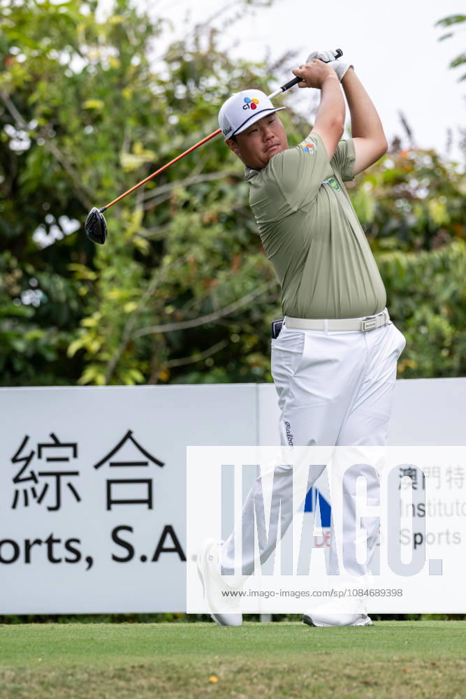 Sungjae IM from Korea on the first tee.Macau Open Golf 2026 Final Round. Macau China - ZUMAr144 20261018_zap_r144_037