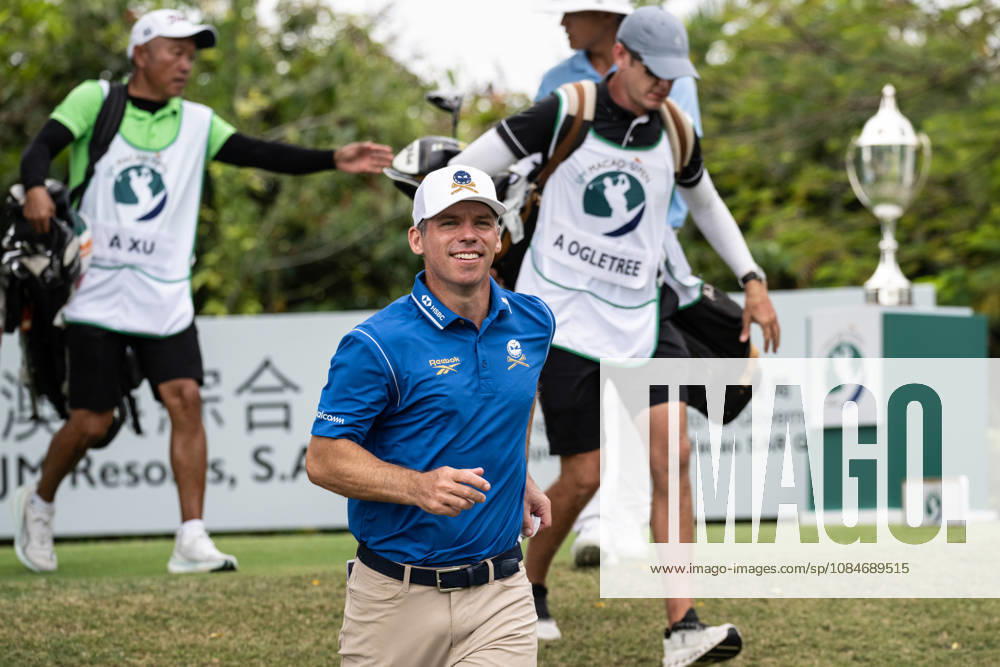 PAUL CASEY from England, in good spirits on the 1st Tee during the Macau Open Golf 2026 Final Round. Golf 2026: Macau Open Final Round - ZUMAr144 20261018_zap_r144_029