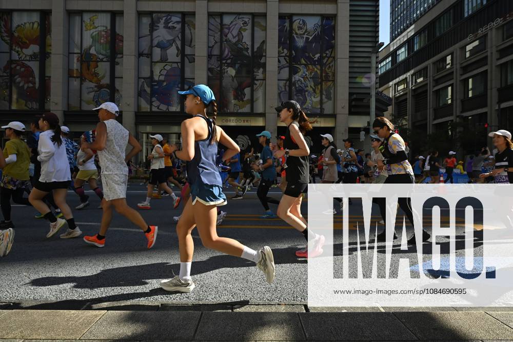 Runners take part in Tokyo Half Marathon in Japan TOKYO, JAPAN - OCTOBER 18 : Runners participate in the Tokyo Half Marathon as they make their way through the Muromachi district in central Tokyo, Japan, October 18, 2026. David Mareuil Anadolu Tokyo Japan. Editorial use only. Please get in touch for any other usage.