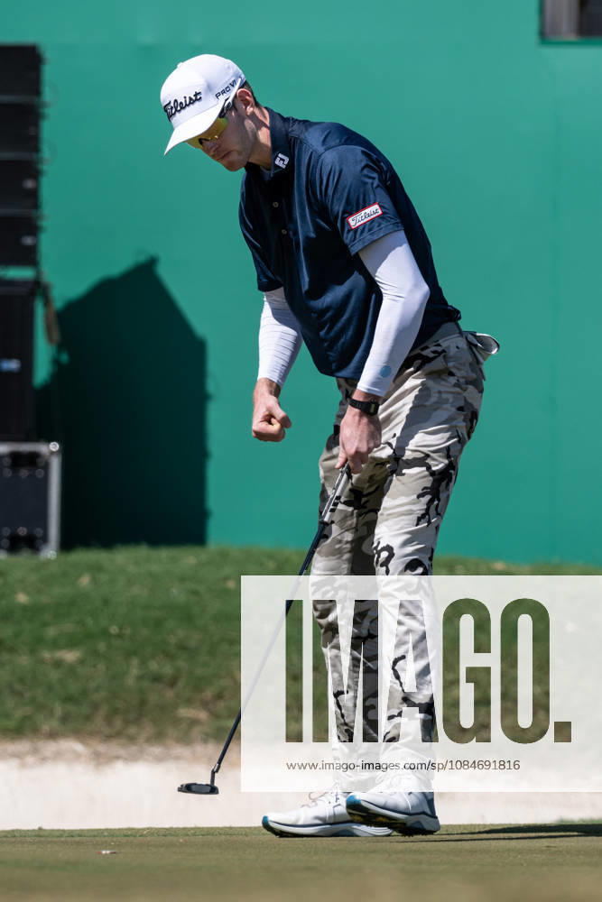 Charles PORTER from the USA takes the tied lead on -14 Par with a stunning -9 Par final round. PORTER celebrates a final -2 Par hole on the 18th green. Macau Open Golf 2026 Final Round. Macau China - ZUMAr144 20261018_zap_r144_049