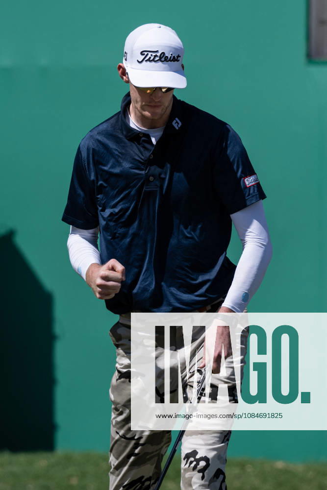 Charles PORTER from the USA takes the tied lead on -14 Par with a stunning -9 Par final round. PORTER celebrates a final -2 Par hole on the 18th green. Macau Open Golf 2026 Final Round. Macau China - ZUMAr144 20261018_zap_r144_050