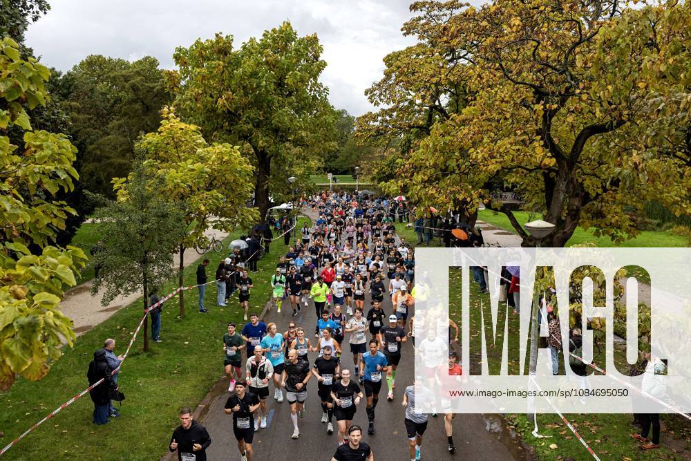 AMSTERDAM - The Amsterdam Marathon at Vondelpark. ANP RAMON VAN FLYMEN ANPxSportx IVx 572815507 originalFilename: 572815507