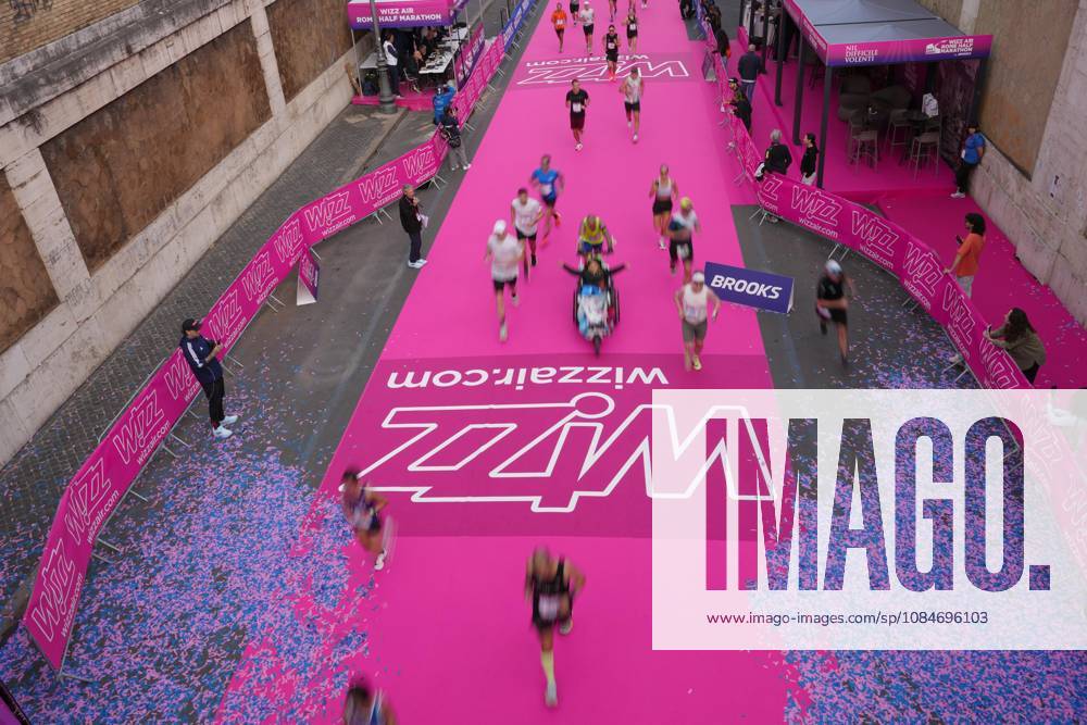 A moment of during the 3th edition of the Wizz Air Rome Half Marathon by Brooks 2026 Rome s, Italy - Sunday, October 18, 2026. ( Photo by Alfredo Falcone LaPresse )