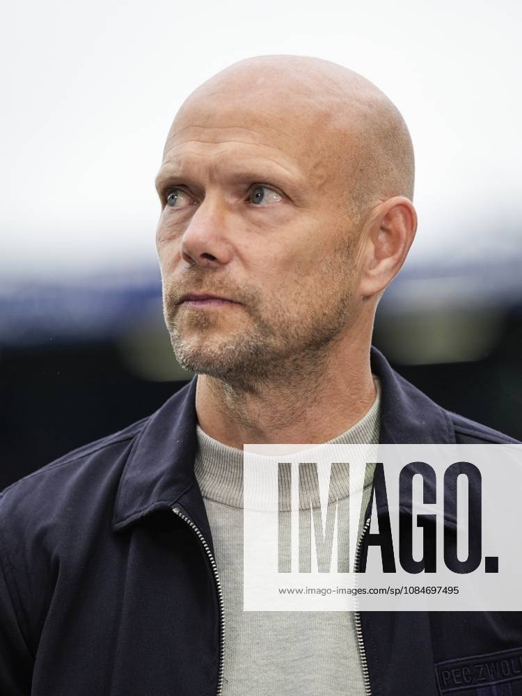 ZWOLLE - PEC Zwolle Trainer Dennis van der Ree during the Dutch Eredivisie match between PEC Zwolle and Go Ahead Eagles at the MAC3PARK stadium on October 18, 2026 in Zwolle, the Netherlands. TOBIAS KLEUVER ANP Eredivisie 2026 27 ANPxSportx IVx 572822133 originalFilename: 572822133