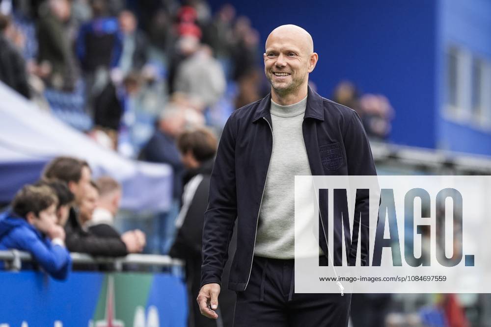 ZWOLLE - PEC Zwolle Trainer Dennis van der Ree during the Dutch Eredivisie match between PEC Zwolle and Go Ahead Eagles at the MAC3PARK stadium on October 18, 2026 in Zwolle, the Netherlands. TOBIAS KLEUVER ANP Eredivisie 2026 27 ANPxSportx IVx 572822219 originalFilename: 572822219
