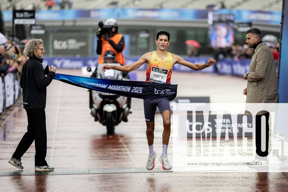 AMSTERDAM - Noah Schutte is the best Dutchman at the Amsterdam Marathon. ANP RAMON VAN FLYMEN ANPxSportx IVx 572822487 originalFilename: 572822487