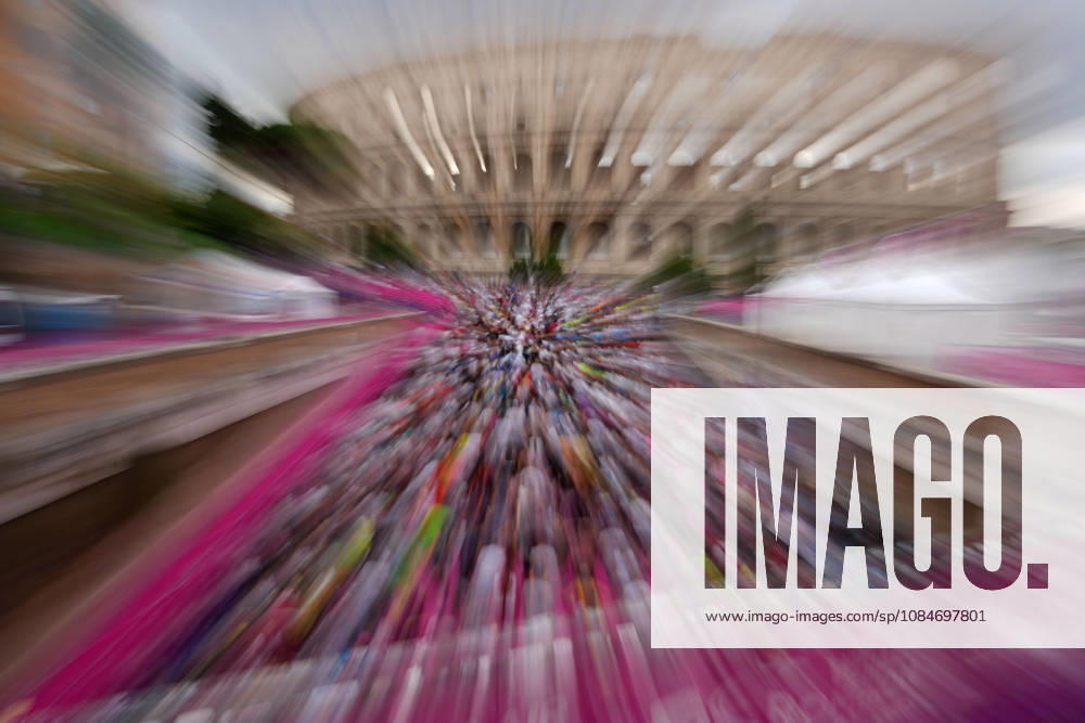 A moment of during the 3th edition of the Wizz Air Rome Half Marathon by Brooks 2026 Rome s, Italy - Sunday, October 18, 2026. ( Photo by Alfredo Falcone LaPresse )
