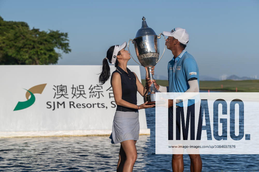 WANG Wei-hsuan from Chinese Taipei ( Taiwan) wins the Macau Open 2026. With his wife Cindy Zhou. Macau Open Golf 2026 Final Round. Macau China - ZUMAr144 20261018_zap_r144_064
