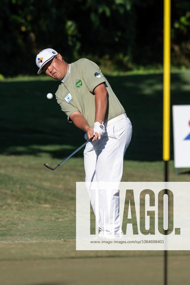 WANG Wei-hsuan from Chinese Taipei ( Taiwan) wins the Macau Open 2026. WANG defeated Korean, Sungjae IM (pictured on the 18th green) during a tie breaker.Macau Open Golf 2026 Final Round. Macau China - ZUMAr144 20261018_zap_r144_079