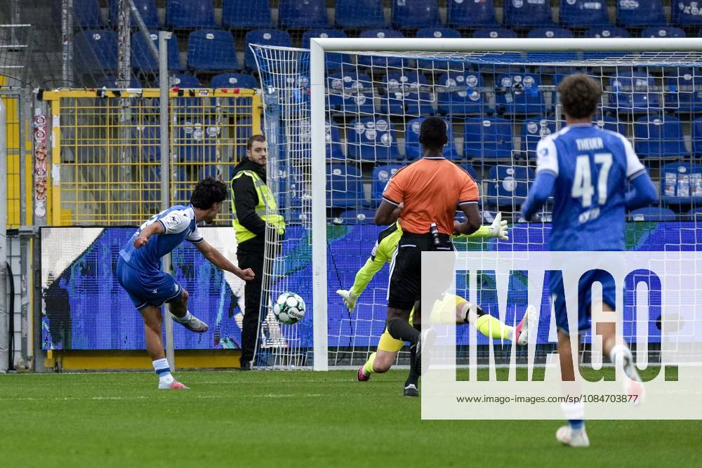 Torschütze Yasin Zor (TSG II, 10), erzielt das Tor zum 2:0, Treffer, Torerfolg, Highlight, Action, Aktion, Spielszene, 18.10.2026, Sinsheim (Deutschland), Fussball, 3. Liga, TSG 1899 Hoffenheim II - SC Verl, DFB DFL REGULATIONS PROHIBIT ANY USE OF PHOTOGRAPHS AS IMAGE SEQUENCES AND OR QUASI-VIDEO.