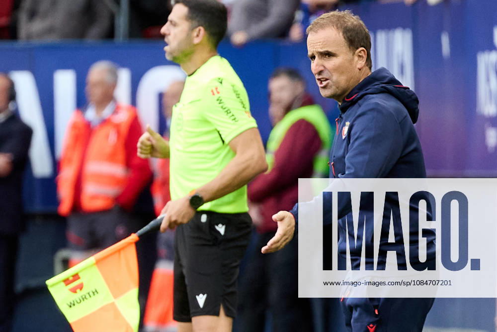 LaLiga EASports 2026 27 CA Osasuna v Racing de Santander Jagoba Arrasate (Coach. OSA) in action during the football match of LaLiga EA Sports between CA Osasuna and Racing de Santander played at El Sadar stadium in Pamplona (Spain) on Oct 18 2026. Credit: Inigo Alzugaray Agencia LOF Pamplona LaLiga EASports 2026 27 CA Osasuna v Racing de Santander