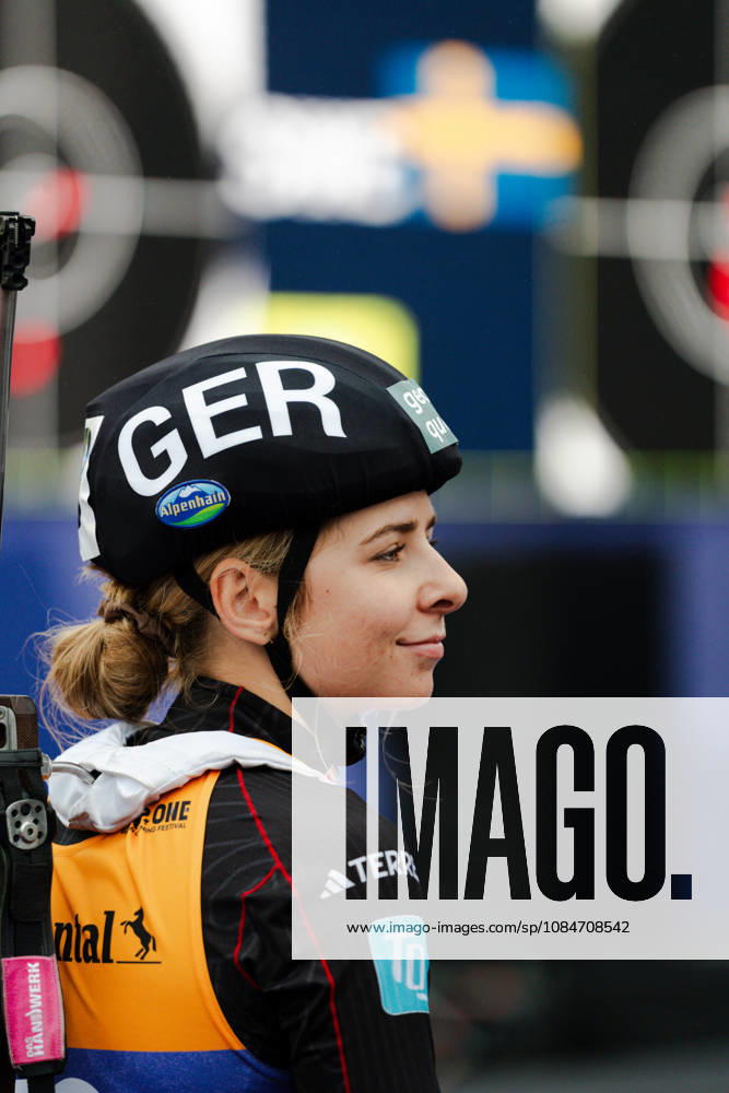 GER, Biathlon, Frauen, IBU Biathlon Loop One Festival 2026, Saison 2026 2027, Super Sprint Qualifikation Damen Heat 1-4 Johanna Puff ( DEU, 43 ) im Portrait beim Aufwärmen München Olympiapark Bayern Deutschland