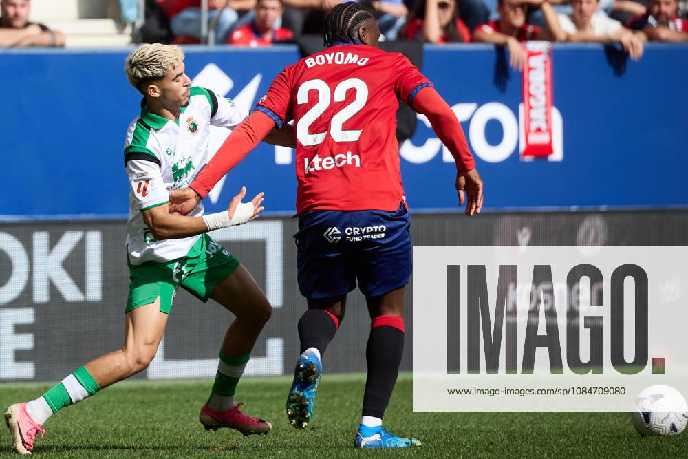 LaLiga EASports 2026 27 CA Osasuna v Racing de Santander Yassir Zabiri (21. RAC) (L) and Enzo Boyomo (22. OSA) (R) battle for the ball during the football match of LaLiga EA Sports between CA Osasuna and Racing de Santander played at El Sadar stadium in Pamplona (Spain) on Oct 18 2026. Credit: Inigo Alzugaray Agencia LOF Pamplona LaLiga EASports 2026 27 CA Osasuna v Racing de Santander