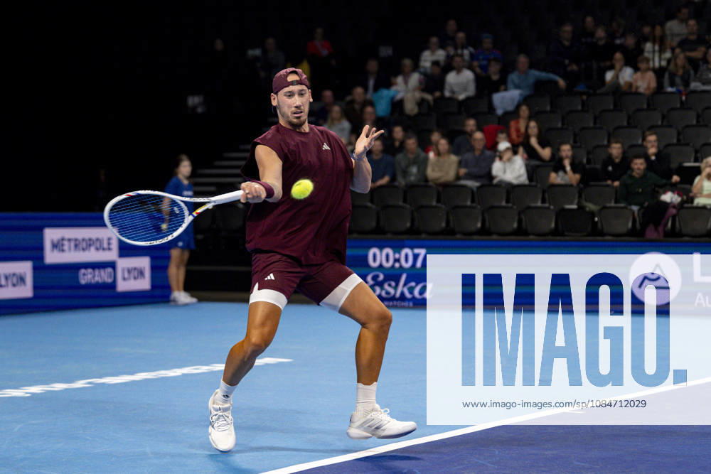 TENNIS : ATP, Tennis Herren 250 - Grand Tennis AURA - Decines (France) 18 10 2026 Kyrian Jacquet (Fra) faces Sascha Gueymard (FRA) during the qualifying tournament of the Auvergne Rhône-Alpes Grand Prix at the LDLC Arena in Décines on October 18, 2026. Photo Sandrine Thesillat PsNewZ