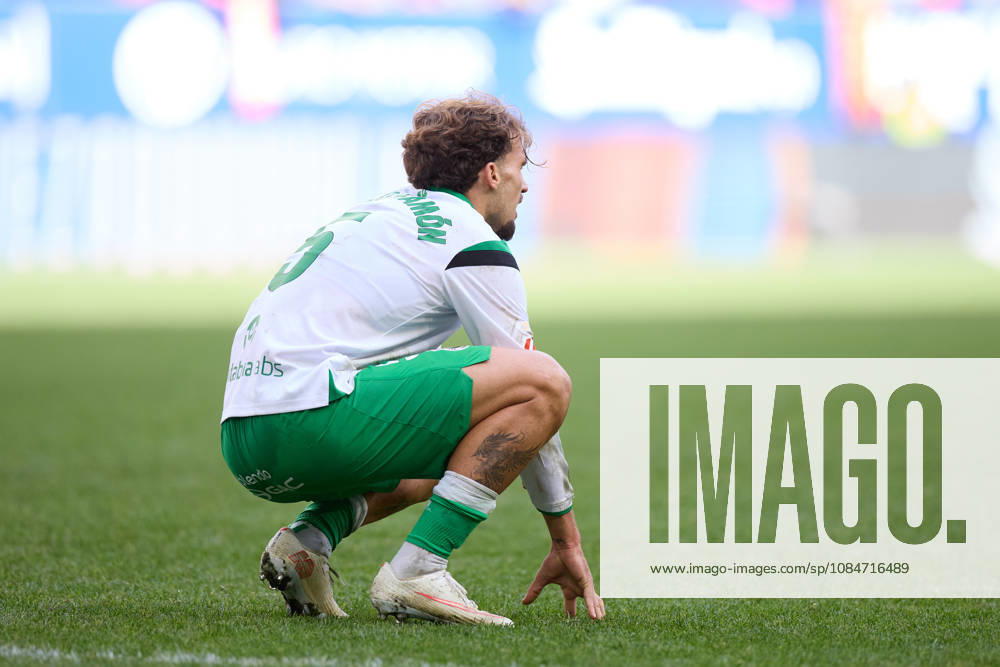 Pablo Ramon of Real Racing Club de Santander reacts during the LaLiga EA Sports match between CA Osasuna and Real Racing Club de Santander at El Sadar on October 18, 2026, in Pamplona, Spain. Pamplona SPAIN - ZUMAa181 20261018_zaa_a181_119