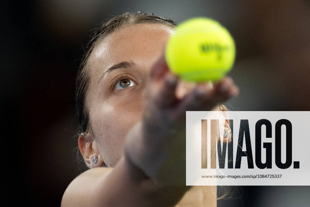 (261018) -- WUHAN, Oct. 18, 2026 -- Maja Chwalinska serves during the women s singles final match between Maja Chwalinska of Poland and Sonay Kartal of Britain at the 2026 Wuhan Open tennis tournament in Wuhan, capital of central China s Hubei Province, Oct. 18, 2026. ) (SP)CHINA-WUHAN-TENNIS-WUHAN OPEN-WOMEN S SINGLES-FINAL (CN) WuxZhizun