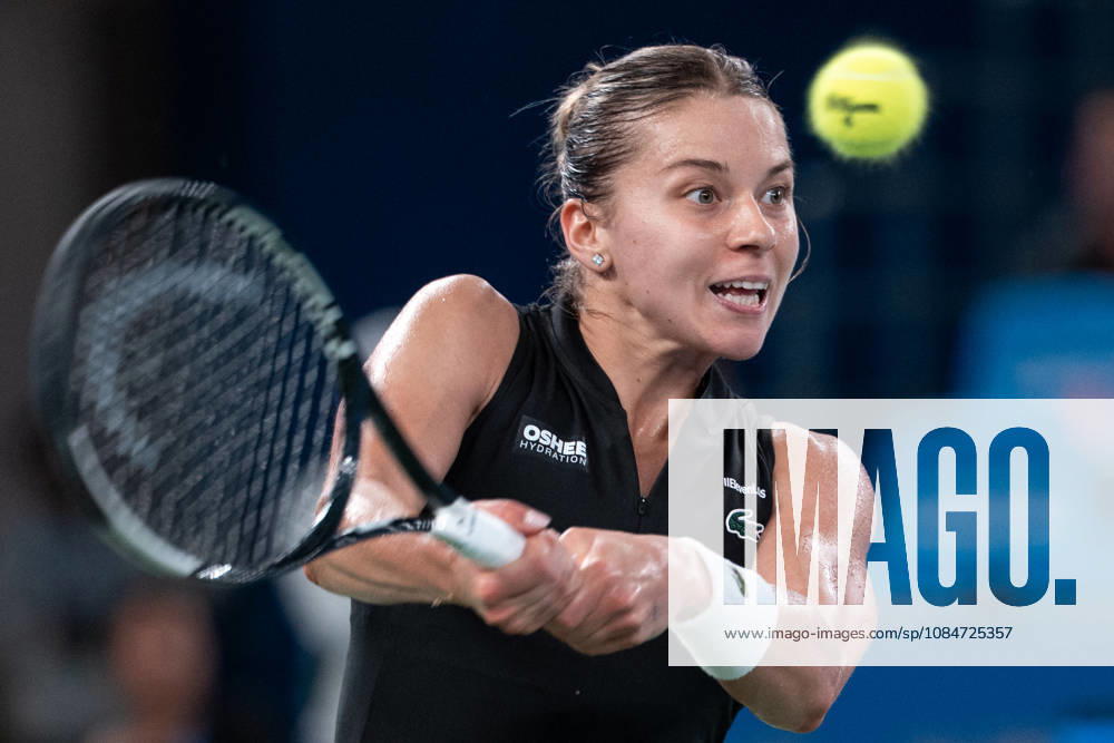 (261018) -- WUHAN, Oct. 18, 2026 -- Maja Chwalinska hits a return during the women s singles final match between Maja Chwalinska of Poland and Sonay Kartal of Britain at the 2026 Wuhan Open tennis tournament in Wuhan, capital of central China s Hubei Province, Oct. 18, 2026. ) (SP)CHINA-WUHAN-TENNIS-WUHAN OPEN-WOMEN S SINGLES-FINAL (CN) WuxZhizun