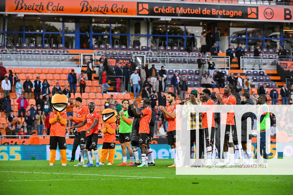 FC Lorient v AS Monaco - Ligue 1 McDonald s 2026 2027 Arthur AVOM and Nathaniel ADJEI and teammates during Ligue 1 McDonald s match between Lorient and Monaco at Stade du Moustoir on October 18, 2026 in Lorient, France. Lorient France
