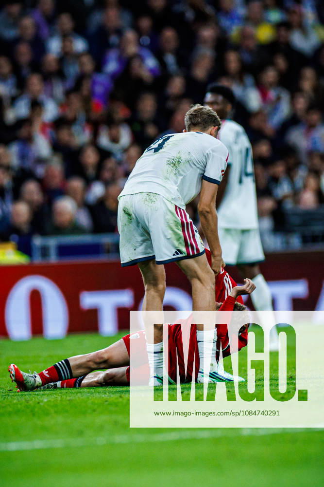 Real Madrid CF vs Sevilla FC- LaLiga EA Sports - 18 10 2026 Dean Huijsen of Real Madrid CF and Peque Fernandez of Sevilla FC during the LaLiga EA Sports match between Real Madrid CF and Sevilla FC at Santiago Bernabeu Stadium on October 18, 2026 in Madrid, Spain. Madrid Spain