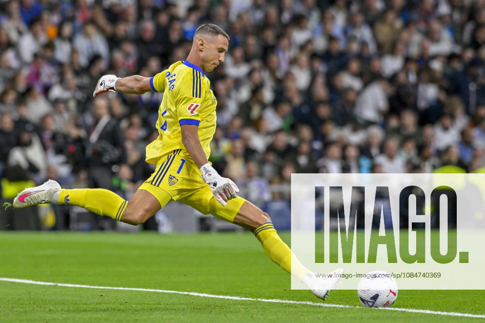 1 ODYSSEAS VLACHODIMOS of Sevilla Futbol Club kicks the ball during the match on Matchday 9 of the 2026-27 National League First Division Championship between REAL MADRID C.F. and SEVILLA FC, played at the Bernabeu Stadium on October 17, 2026, in Madrid, Spain. REAL MADRID C.F. Vs. SEVILLA FC - 2026 27 National League First Division Championship 10.18.26 - ZUMAc312 20261018_zsp_c312_006