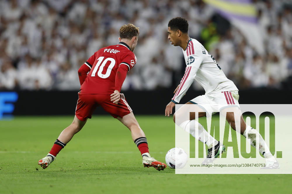 Jude Bellingham (Real Madrid CF) controls the ball during the LaLiga EA Sports match between Real Madrid CF and Sevilla FC at Estadio Santiago Bernabéu on October 18, 2026 in Madrid, Spain. (Photo by Manu Reino DeFodi Images) -