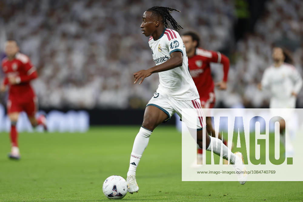 Yan Diomande (Real Madrid CF) controls the ball during the LaLiga EA Sports match between Real Madrid CF and Sevilla FC at Estadio Santiago Bernabéu on October 18, 2026 in Madrid, Spain. (Photo by Manu Reino DeFodi Images) -