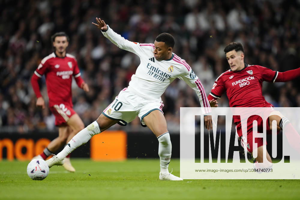 Real Betis Balompie v FC Barcelona, Barca - LaLiga EA Sports 2026 27 Kylian Mbappe centre-forward of Real Madrid and France in action during the LaLiga EA Sports 2026 27 match between Real Betis Balompie and FC Barcelona at Estadio La Cartuja on October 18, 2026 in Seville, Spain. Seville Spain