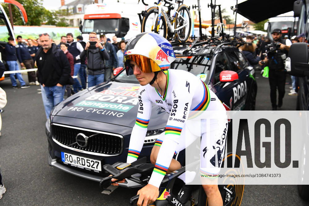 Les Herbiers, Pays De La Loire, France: Red BullÃBoraÃHansgrohes Belgian rider Remco Evenepoel competes in the Chrono des Nations in Les Herbiers, France, on October 18, 2026. Chrono Des Nations - ZUMAh284 20261018_znp_h284_022