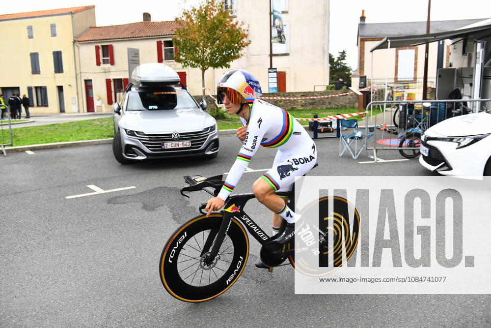 Les Herbiers, Pays De La Loire, France: Red BullÃBoraÃHansgrohes Belgian rider Remco Evenepoel competes in the Chrono des Nations in Les Herbiers, France, on October 18, 2026. Chrono Des Nations - ZUMAh284 20261018_znp_h284_023